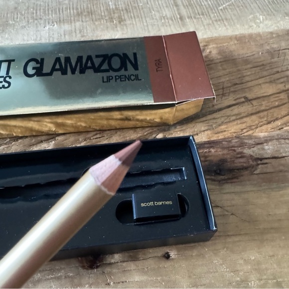 NEW IN BOX Scott Barnes Glamazon Lip Pencil and Sharpener ~ Tyra - Picture 5 of 5